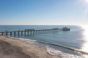 Beach nearby - Folliday Inn- The Streamliner - Room 31 (Folly Beach)