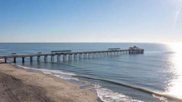 Una spiaggia nelle vicinanze