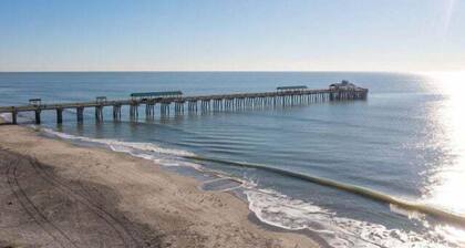 Folliday Inn- The Overnighter- Room 25