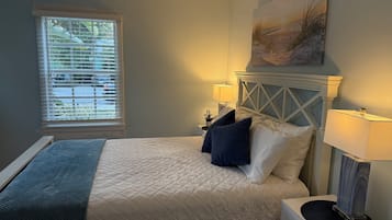 3 slaapkamers, een bureau, een strijkplank/strijkijzer, reisbedje