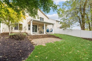 Exterior - Your home away from home...recently renovated, sleeps 9-10! (Battle Ground)