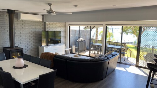 Absolute Waterfront at Woodlands