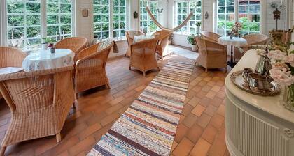 7 bedroom gorgeous home in Ubbalt