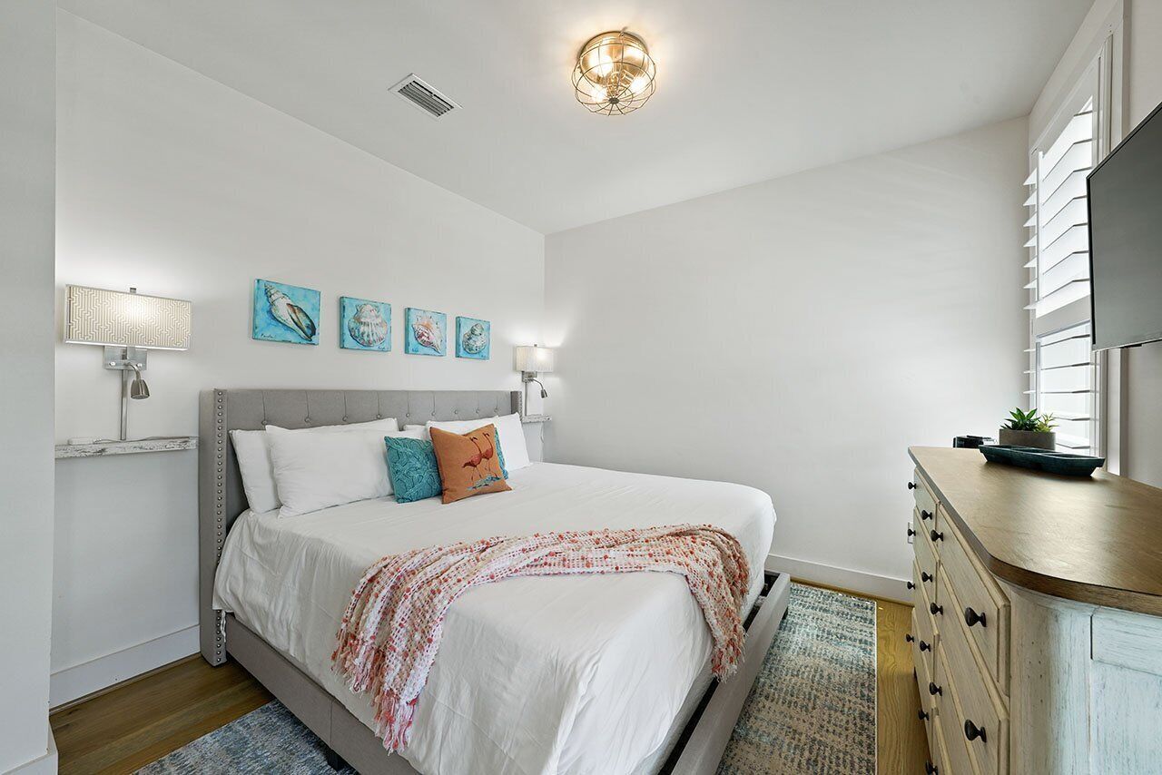 Indigo Breeze - Dune Allen Beach - Bedroom
