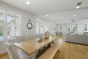 Dining - Indigo Breeze - Luxury Vacation Rental Close to the Beach with Private Pool & Game Room (Santa Rosa Beach)