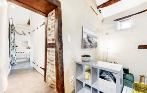 Interior - Nice home in Exideuil-sur-Vienne (Exideuil-sur-Vienne)