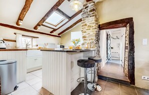 Fridge, oven, coffee/tea maker - Nice home in Exideuil-sur-Vienne (Exideuil-sur-Vienne)