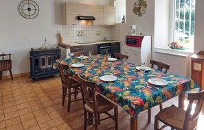 Kühlschrank, Mikrowelle, Herdplatte, Geschirrspüler
