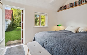 3 bedrooms, travel cot, free WiFi