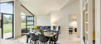 Amazing home in Aakirkeby with WiFi