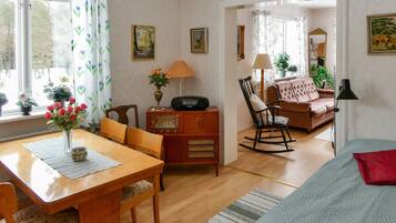 4 habitaciones, cuna de viaje y internet