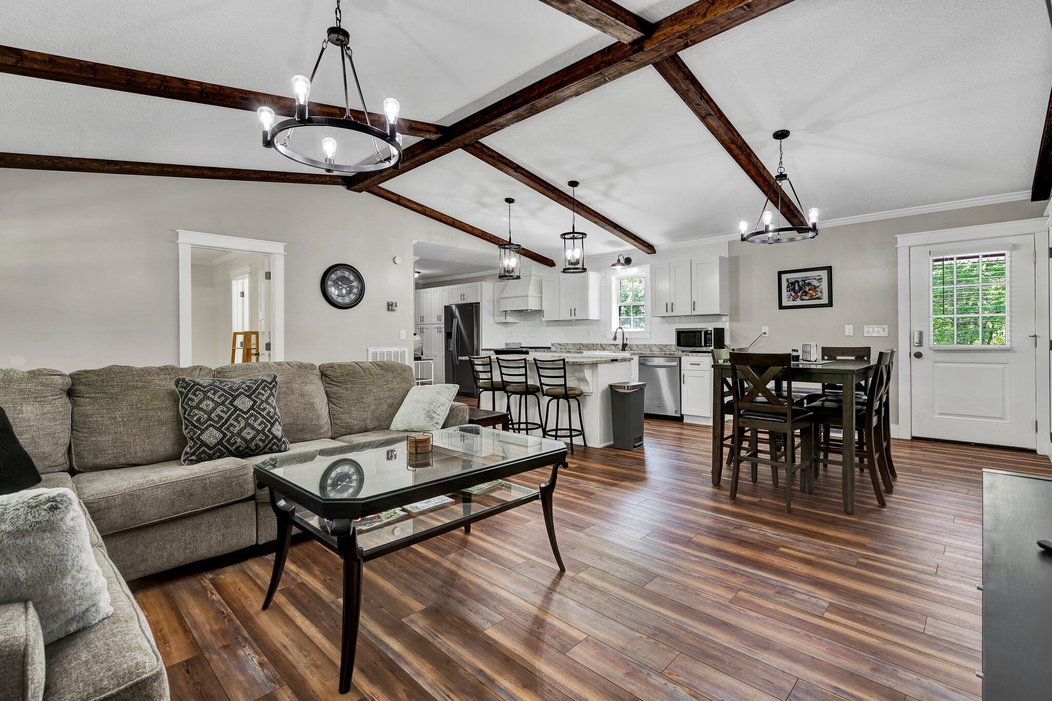 NEW! 4-bedroom home near OHV Park & Caverns with a spacious back yard