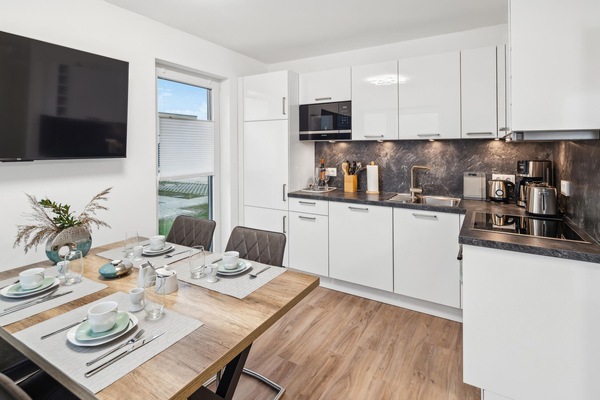 Refrigerador, placa de cocina, lavavajillas, cafetera/tetera