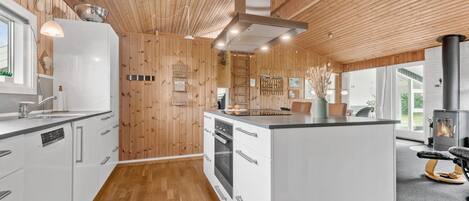 Geladeira, fogão, cooktop, lava-louças