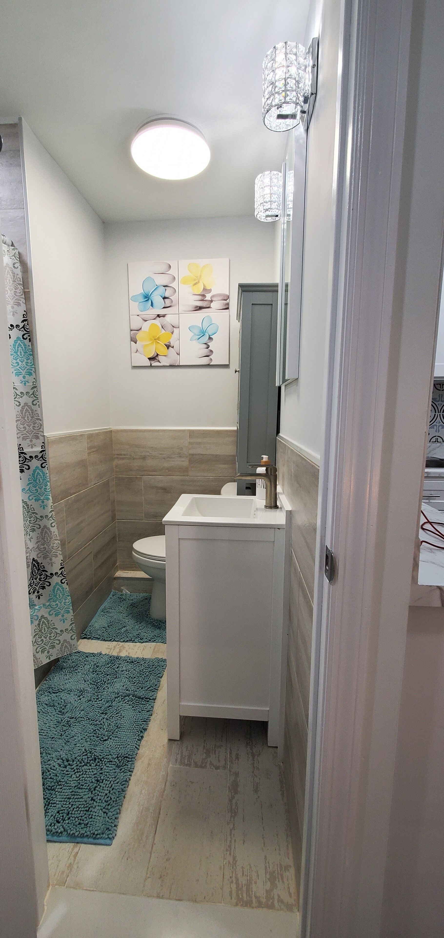 Ducha, artículos de higiene personal ecológicos y secador de pelo