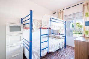 3 makuuhuonetta, ilmainen Wi-Fi, vuodevaatteet