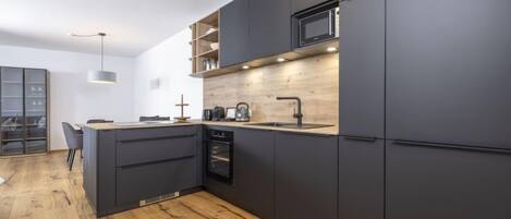 Kühlschrank, Ofen, Geschirrspüler, Toaster