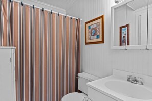 Shower, towels
