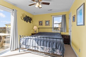 4 bedrooms, internet, bed sheets