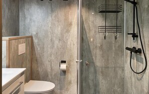 Shower - 4 bedroom nice home in Bjorli (Bjorli)