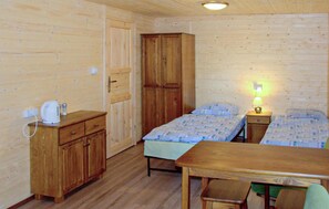 1 bedroom, travel crib, bed sheets