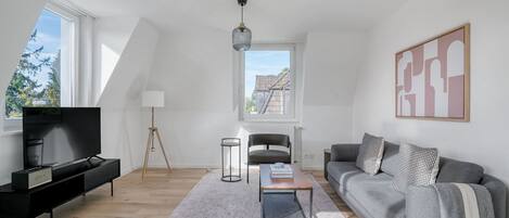 Fernseher, Stereoanlage