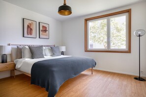 2 quartos, ferros/tábuas de passar roupa, Wi-Fi, roupa de cama