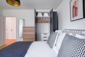 2 bedrooms, iron/ironing board, WiFi, bed sheets