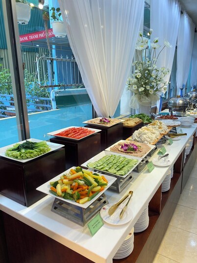 KHACH SAN HUNG VUONG