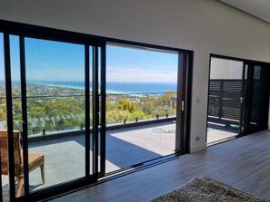 Interior - Coastal Haven (McCrae)