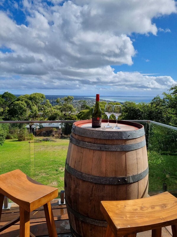 Outdoor dining - Coastal Haven (McCrae)