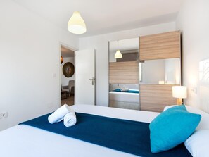 5 bedrooms, iron/ironing board, Internet - The 7nd Corner, center apartment (MALAGA)