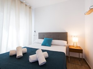 5 bedrooms, iron/ironing board, internet - The 7nd Corner, center apartment (MALAGA)
