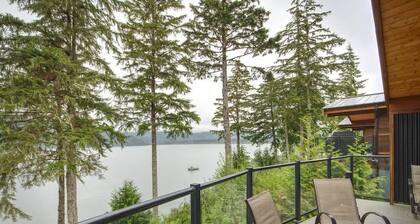 Oceanfront view + Pet Friendly + Sleep 8