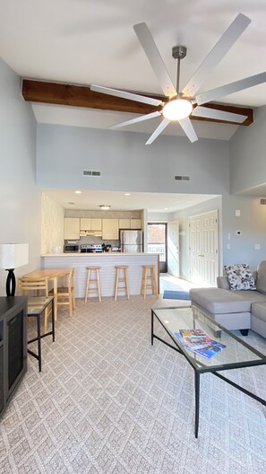 Smart TV - NON SMOKING, CLEAN, READY FOR YOU! (Osage Beach)