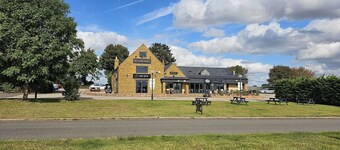 Relaxing Room With Ensuite Rutland Point