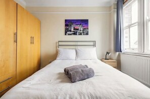 3 bedrooms, iron/ironing board, travel cot, WiFi - Lovely 3-bed 20 minutes to Central London (London)