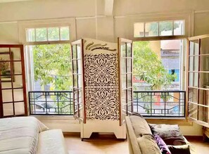 1 habitación, escritorio, tabla de planchar con plancha y wifi gratis 