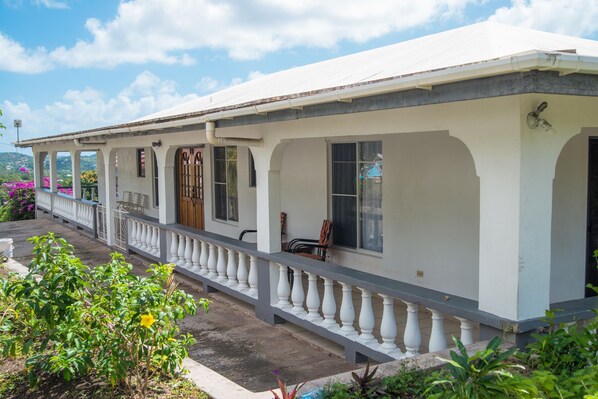 Villa | Terrace/patio