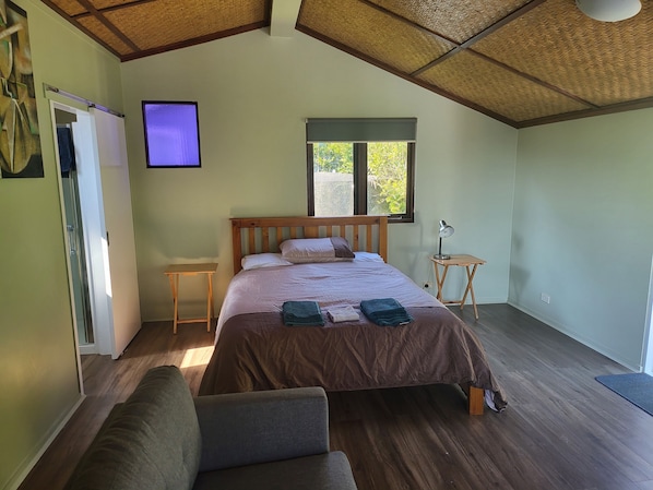1 bedroom, free WiFi, bed sheets
