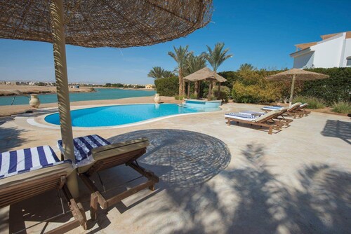 White Villa with Heated Private Pool in El Gouna Egypt