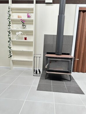 Interior - CandE’s Guesthouse (Brownlow Ki)