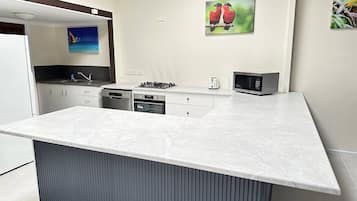 廚房用具/餐具/器皿