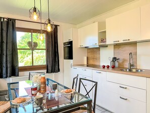 Fridge, oven, toaster, highchair