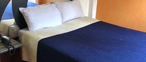 4 bilik tidur, dilengkapkan perabot secara berasingan, meja