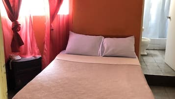 4 habitaciones, muebles diferentes y escritorio