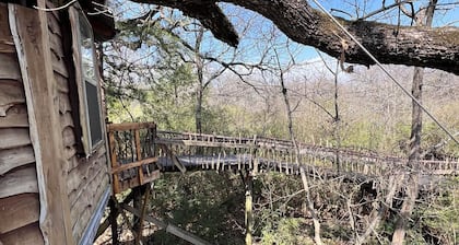 Relax amongst the trees in this beautiful romantic treehouse