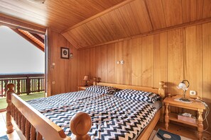 3 bedrooms, iron/ironing board, free WiFi, bed sheets - Pool Villa Adonis, Semič, Slovenia (Semič)