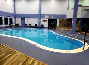 Una piscina techada, una piscina climatizada