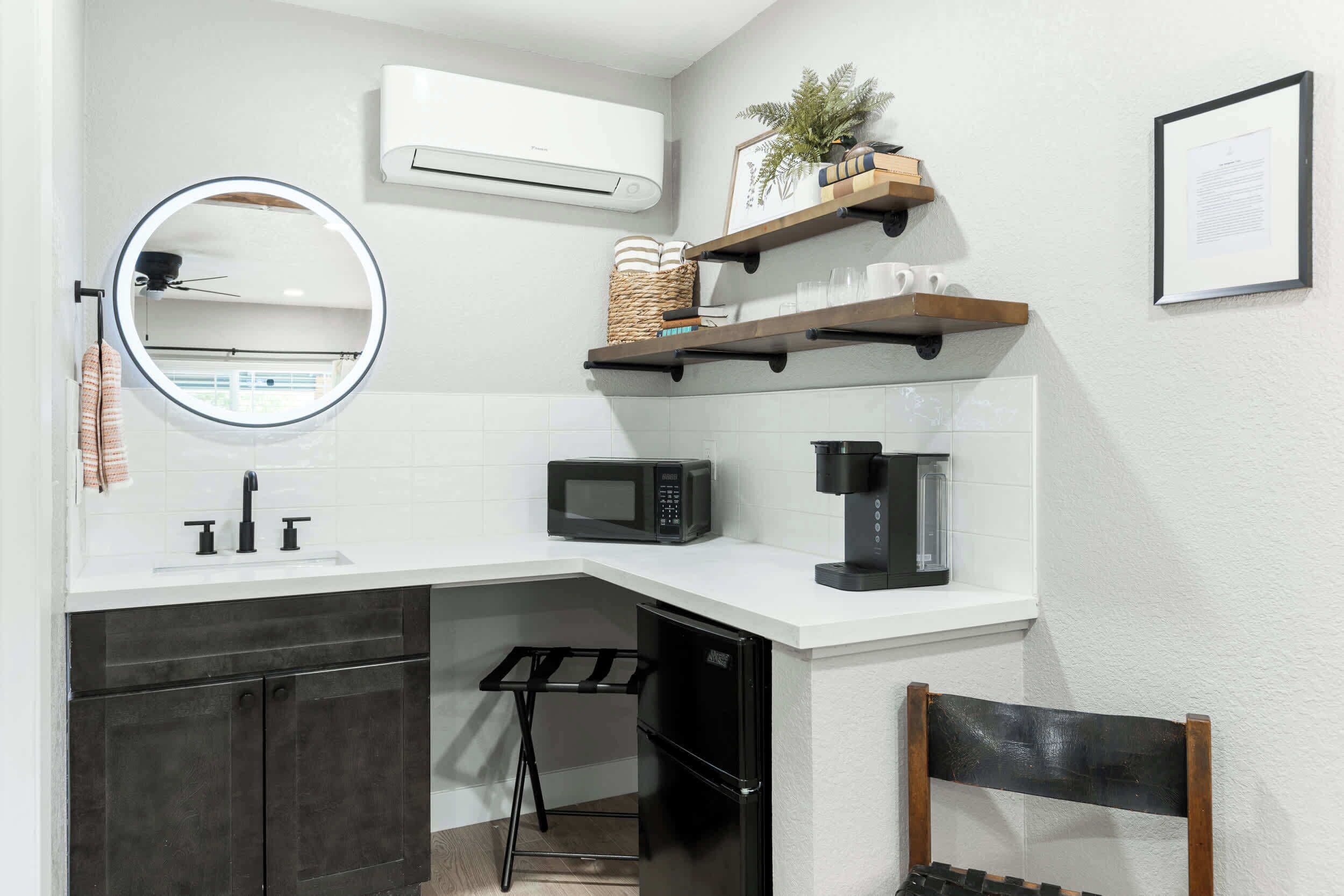 Coffee/tea maker, fridge, microwave